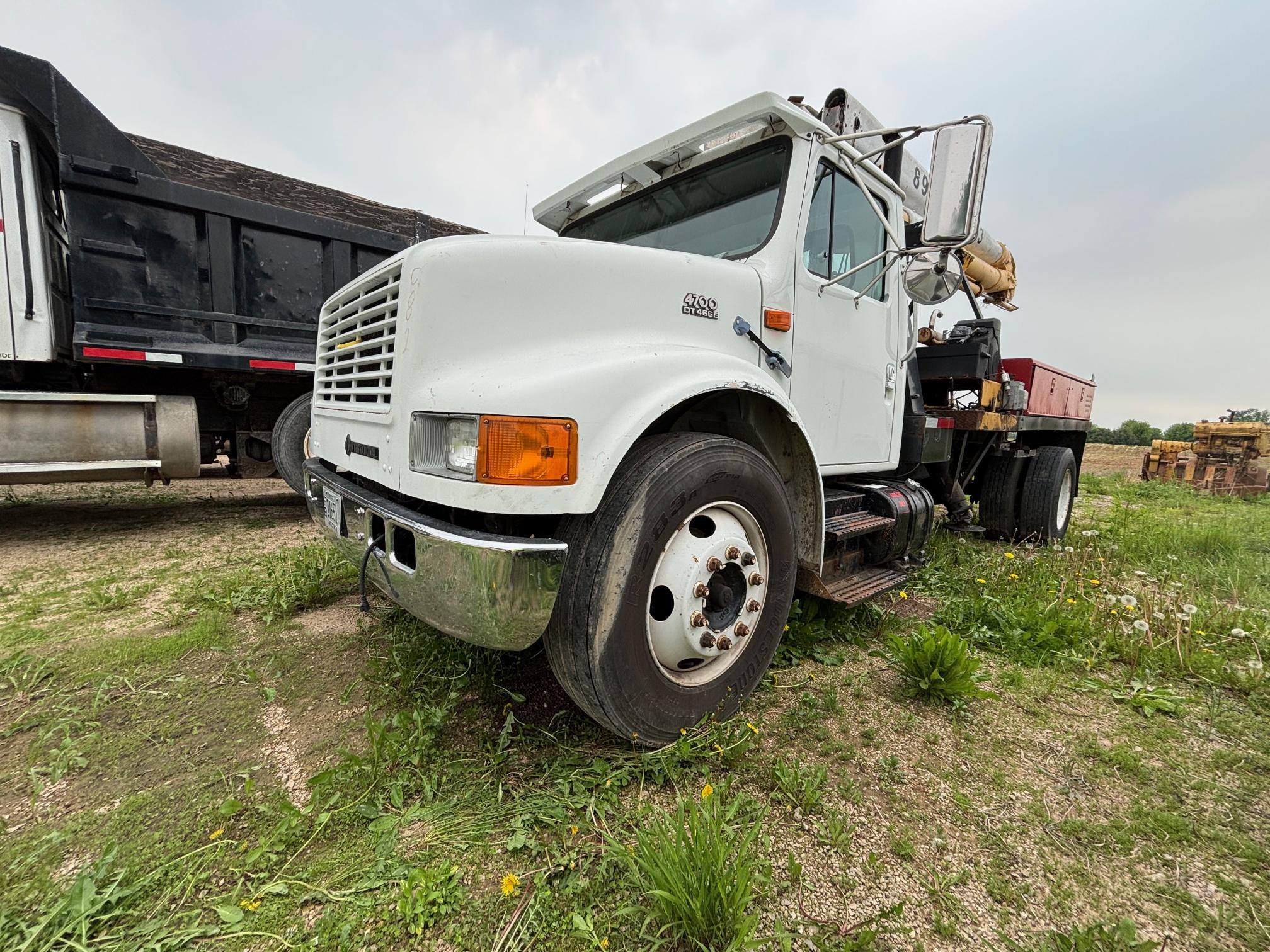 1998 INTERNATIONAL 4700
